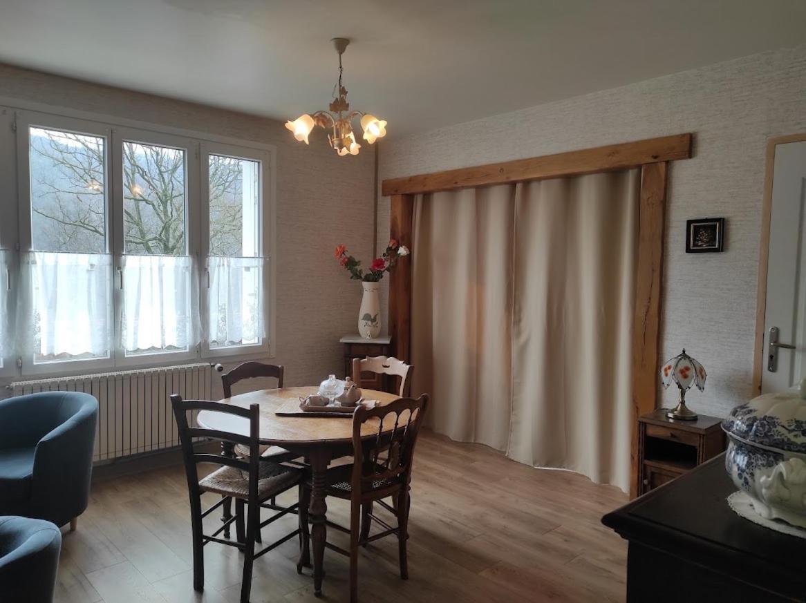 La Lisiere Appartement 2 Chambres Revin Kültér fotó
