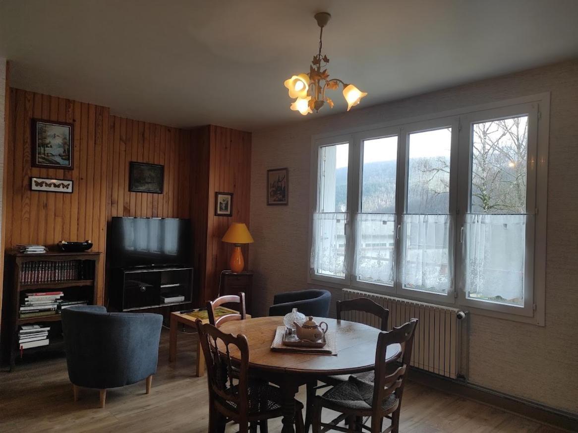 La Lisiere Appartement 2 Chambres Revin Kültér fotó